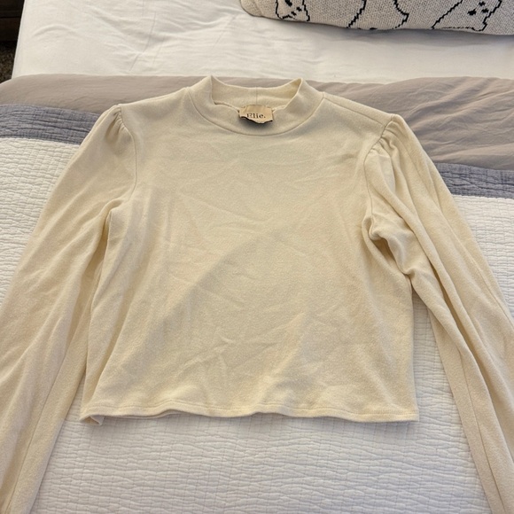 Elie Tahari Tops - Cream Long Sleeve Top with shoulder details